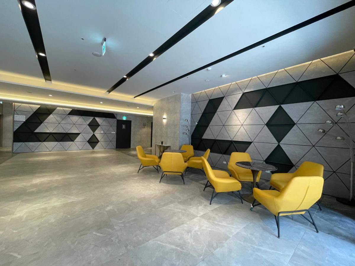Fullon Poshtel - Kaohsiung Hotel ภายนอก รูปภาพ
