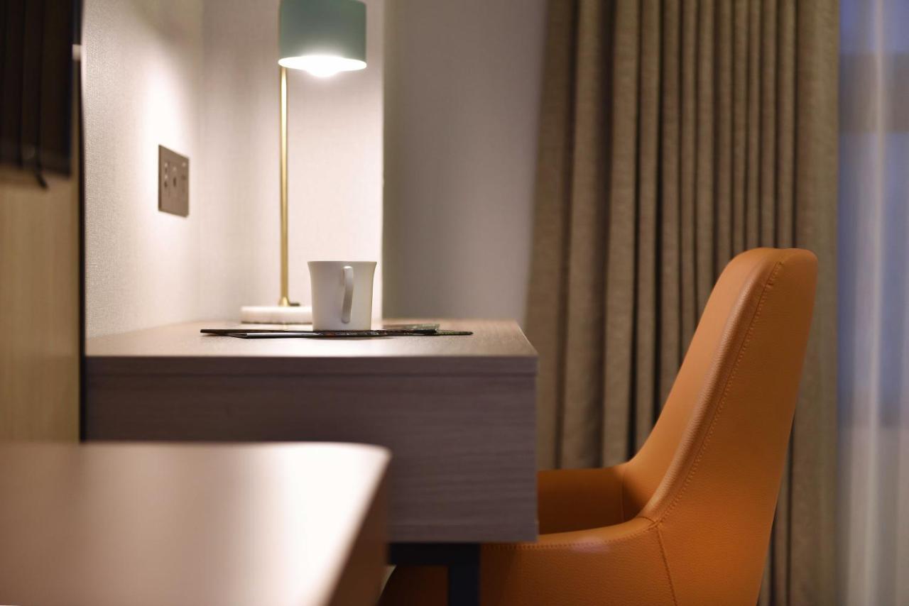 Fullon Poshtel - Kaohsiung Hotel ภายนอก รูปภาพ