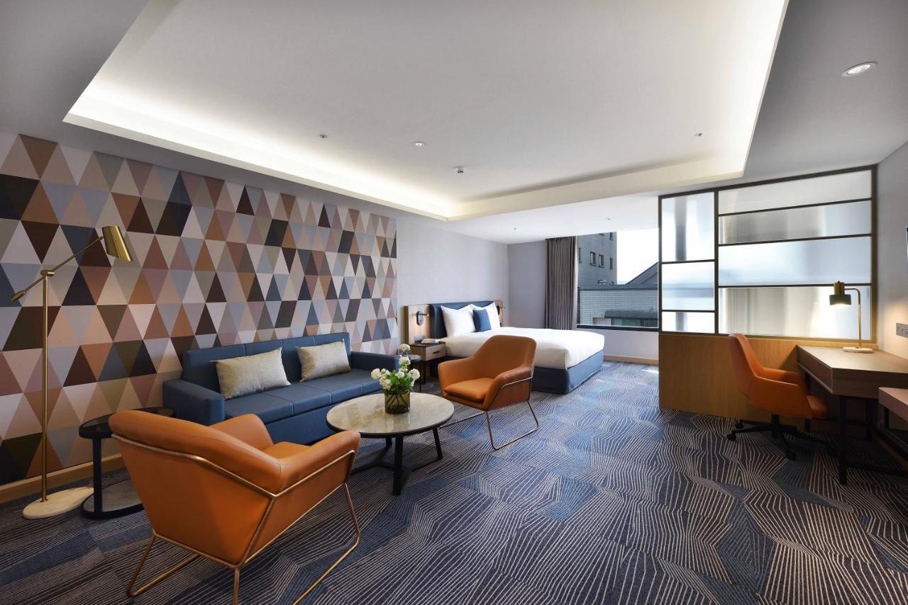 Fullon Poshtel - Kaohsiung Hotel ภายนอก รูปภาพ