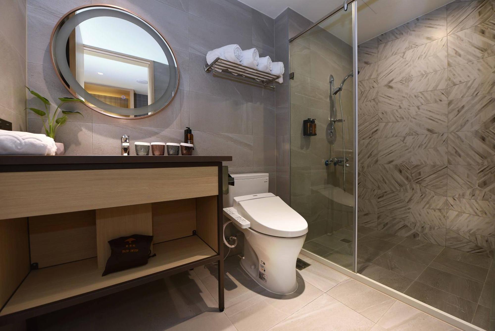 Fullon Poshtel - Kaohsiung Hotel ภายนอก รูปภาพ