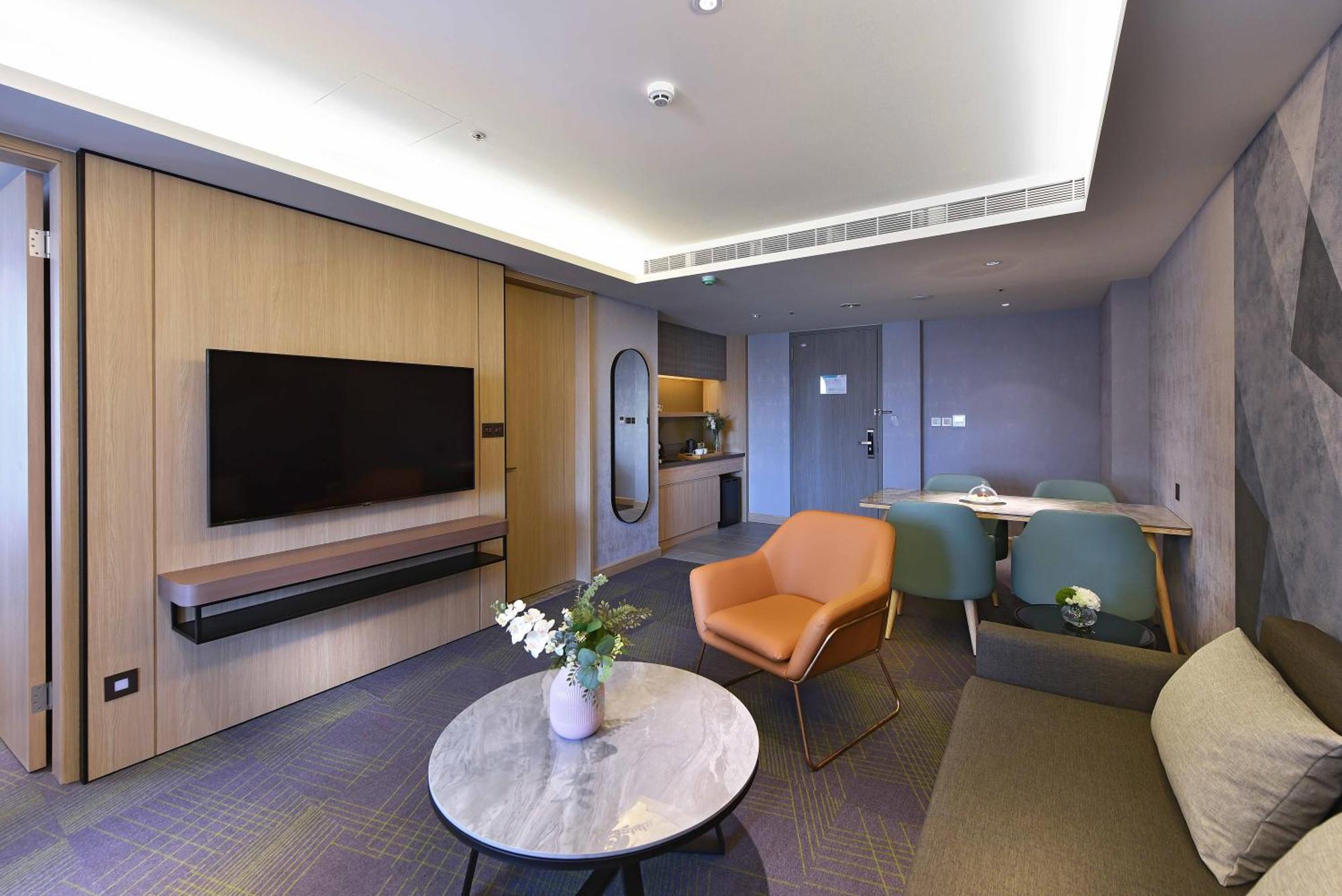 Fullon Poshtel - Kaohsiung Hotel ภายนอก รูปภาพ